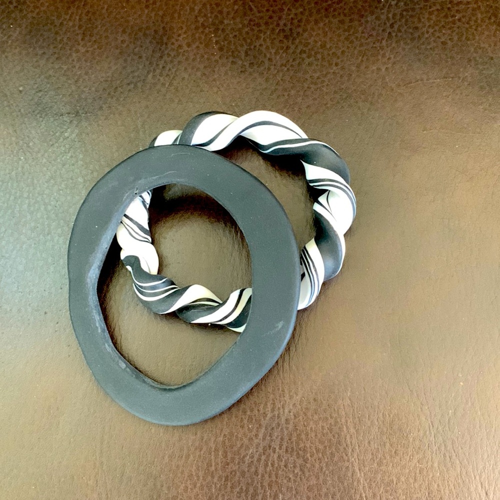 Unique pieces that were created by Sarina Rarua and artist on jewelry